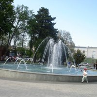 Мальчик у фонтана :: Валентин Семчишин
