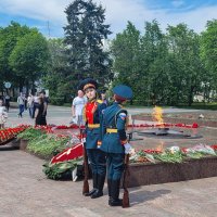 Почётный караул у Вечного огня в День Победы :: Татьяна Машошина