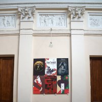афиши в фойе Дома кино :: zavitok *