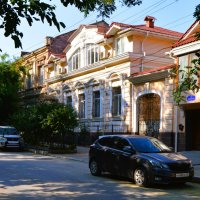 Феодосия. Дом по Адмиральскому бульвару 20а. :: Пётр Чернега Феодосия. Дом по Адмиральскому бульвару 20а. :: Пётр Чернега