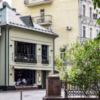 На углу 'Патриарших' :: Сергей Козырев
