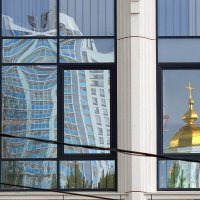 Танцующий дом в Перми :: Сергей Беляев Танцующий дом в Перми :: Сергей Беляев