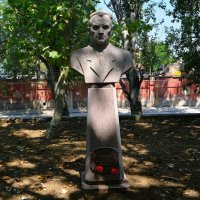 Феодосия. Памятник Алексею Константиновичу Габрусеву. :: Пётр Чернега Феодосия. Памятник Алексею Константиновичу Габрусеву. :: Пётр Чернега