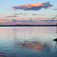 Вечернее облако купается в воде :: Галина Ильясова Вечернее облако купается в воде :: Галина Ильясова