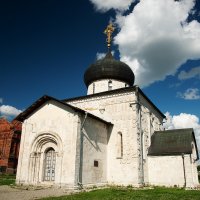 Церковь 13-го века :: Алексей Чигвинцев