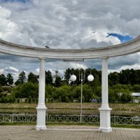 Нарядно в белом окружении. :: Любовь 