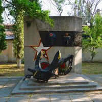 Феодосия. Памятник 30-летию Победы в Великой Отечественной войне. :: Пётр Чернега