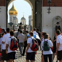 поток туристов :: Олег Лукьянов