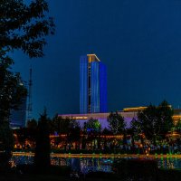Ташкент-сити парк , поющие фонтаны :: Дмитрий Лупандин Ташкент-сити парк , поющие фонтаны :: Дмитрий Лупандин
