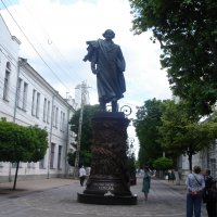 На  улице  Гоголя открыли памятник Н В Гоголю :: Валентин Семчишин