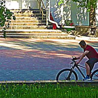 Июнь.. Жаркое утро. Отдых велосипедиста! :: Владимир 