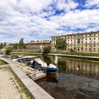 На тихой речке городской :: Евгений 