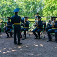 В городском саду, играет...... :: Ирина Соловьёва