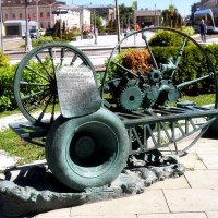 "Скамья наук" у памятника Шухову. :: Татьяна Помогалова "Скамья наук" у памятника Шухову. :: Татьяна Помогалова