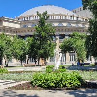 Купол здания оперного театра :: Галина Нестратова