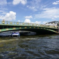 Речная прогулка по рекам и каналам Петербурга: вид на Пантелеймоновский мост :: Иван Литвинов Речная прогулка по рекам и каналам Петербурга: вид на Пантелеймоновский мост :: Иван Литвинов