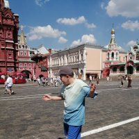 А я иду шагаю по Москве :: Ольга Гомзина А я иду шагаю по Москве :: Ольга Гомзина
