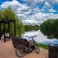 Озеро на бульваре Юбилейном :: Александр Синдерёв