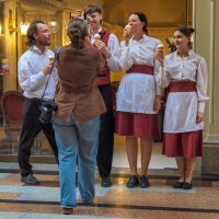 Зарисовка из ГУМа :: юрий поляков