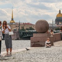 У Биржевой площади