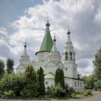 Храм Троицы Живоначальной в Троицком-Голенищеве