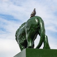 Под охраной