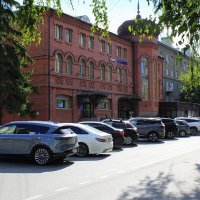 По улице Ядринцевской