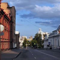 Екатеринбург. Ул. Первомайская. 5 часов утра.