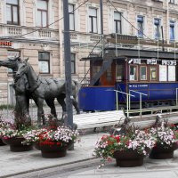 Памятник петербургской конке на Васильевском острове :: Евгений Шафер Памятник петербургской конке на Васильевском острове :: Евгений Шафер