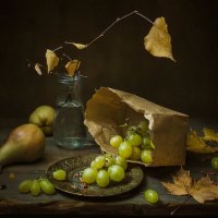 Натюрморт с виноградом