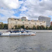 По Москве реке