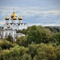 Золотые купола Ярославля.