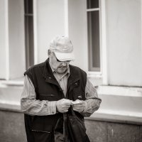 Прохожий с Чеком