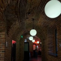 В помещении "Бутылки“