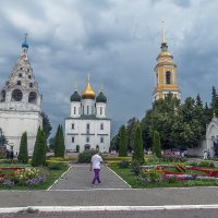 Соборная площадь Коломенского кремля.
