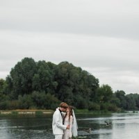 Молодожены