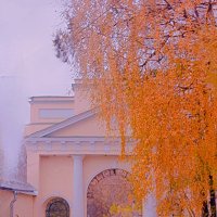Центральные  ворота монастыря