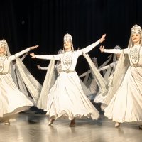 Из серии Кавказкие танцы :: Мариша Тим