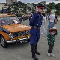 Юная регулировщица