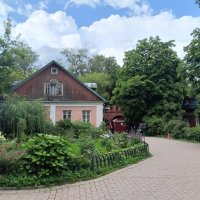 монастырский дворик :: Галина R... монастырский дворик :: Галина R...