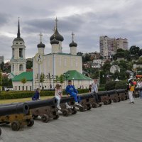 Пушки у Успенского собора на Адмиралтейской площади