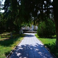 Феодосия. Аллея у могилы Ивана Константиновича Айвазовского.
