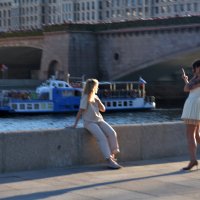Позы на Москве-реке :: Anguss Grand