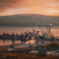 Мурманск. Порт. Вечер. :: Владимир Владимир