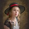 Девушка в черной шляпе с широкими полями. :: Владимир Крышковец