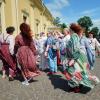 Хоровод на Соборной  площади Петропавловской крепости :: Магомед .