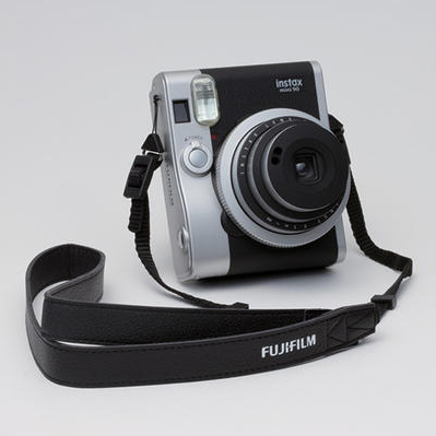 Новинки фото техники: камера для моментальных снимков от Fujifilm