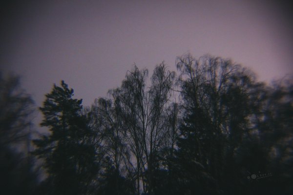 Оптический эксперимент в ночном городе Железнодорожный