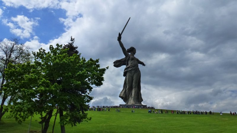 Родина-Мать зовет!