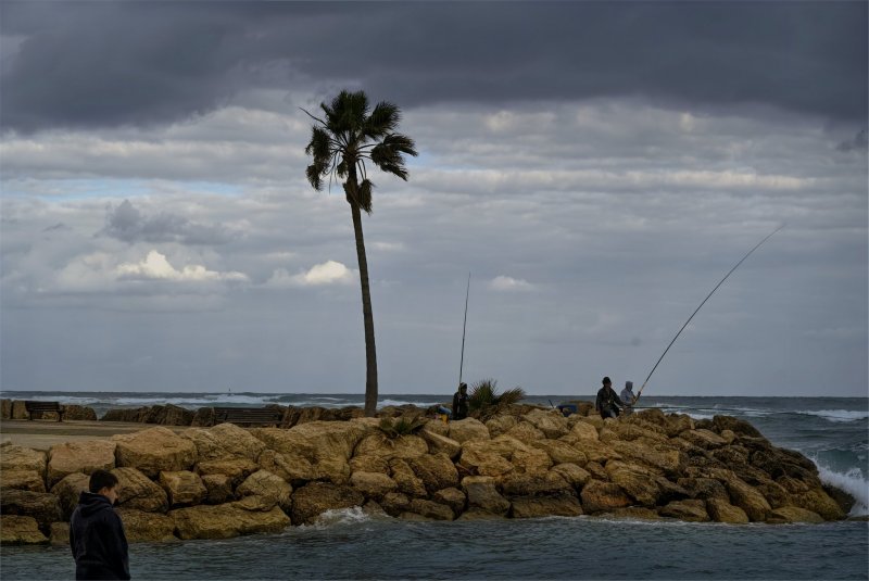 Израиль УТРО ,2025г, Бат-Галим , Средиземное море Набережная Рыбаки